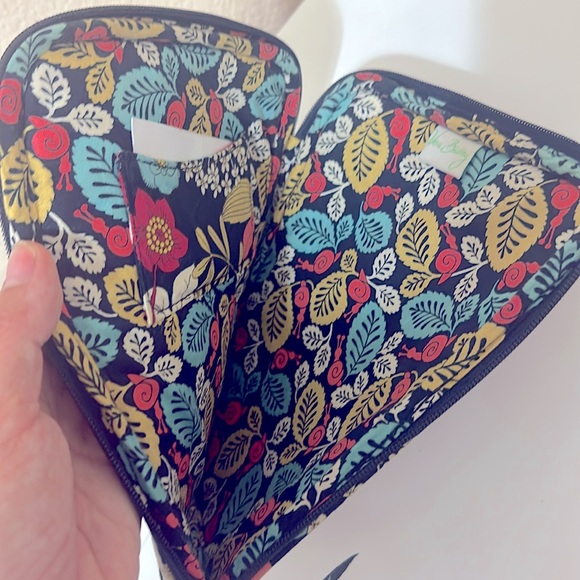 3/10$ Vera Bradley tablet sleeve - Picture 3 of 3
